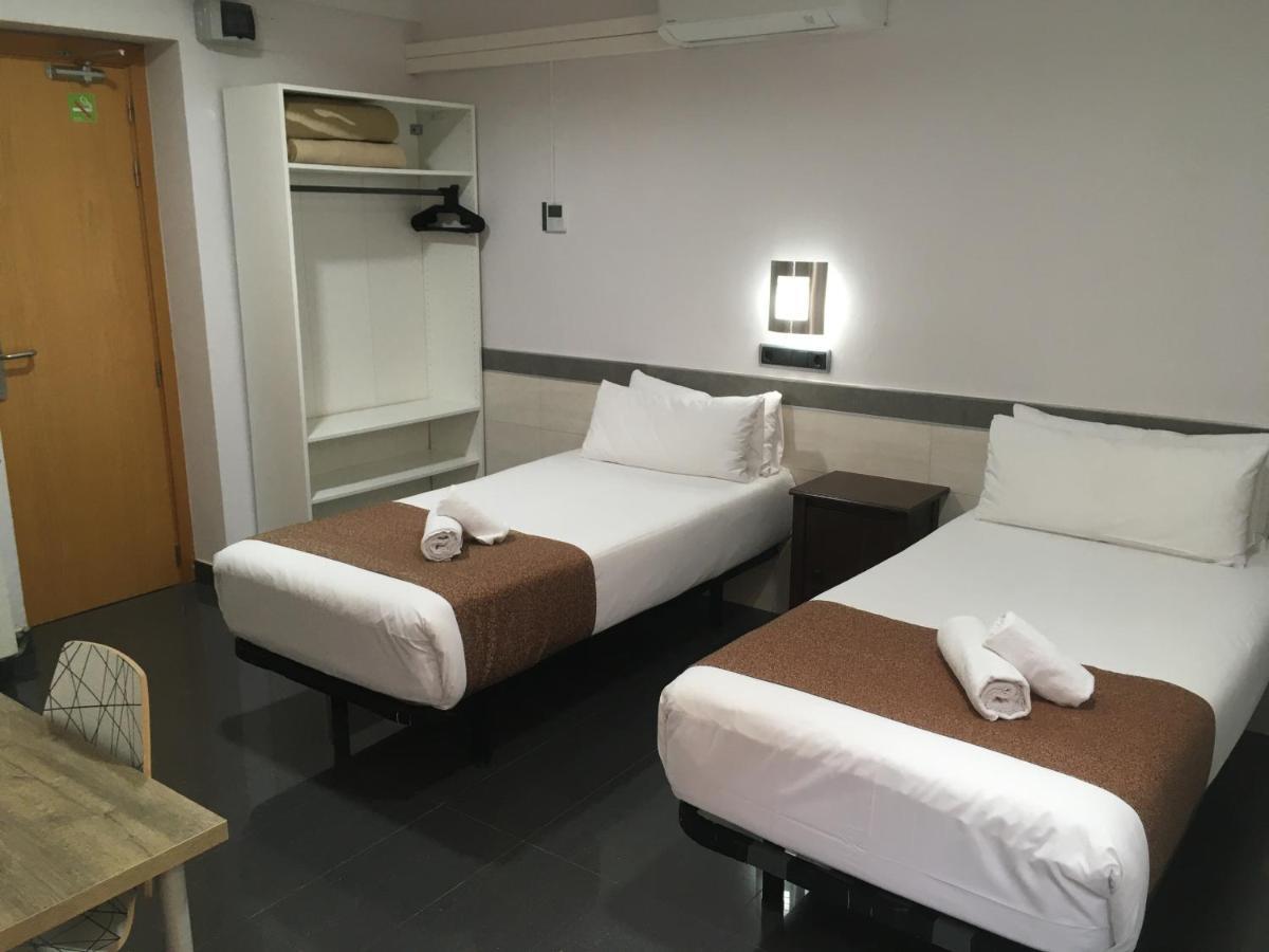 Hostal Levante Барселона Экстерьер фото