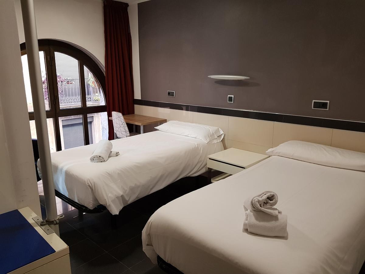 Hostal Levante Барселона Экстерьер фото